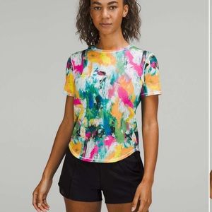 Lululemon High-Neck Running and Training  No‎ Limits White Multi Women 6 T-Shirt